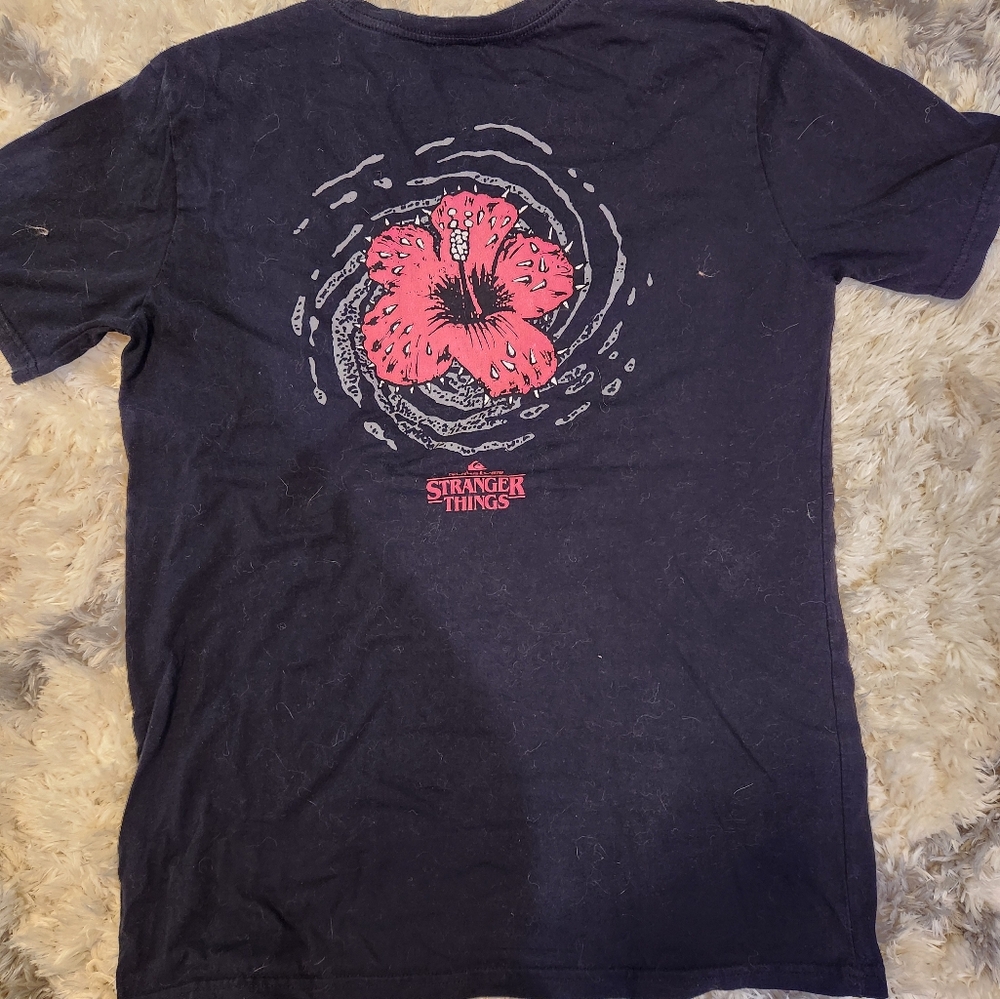 Quiksiver Sranger Things Shirt - Picture 3 of 4